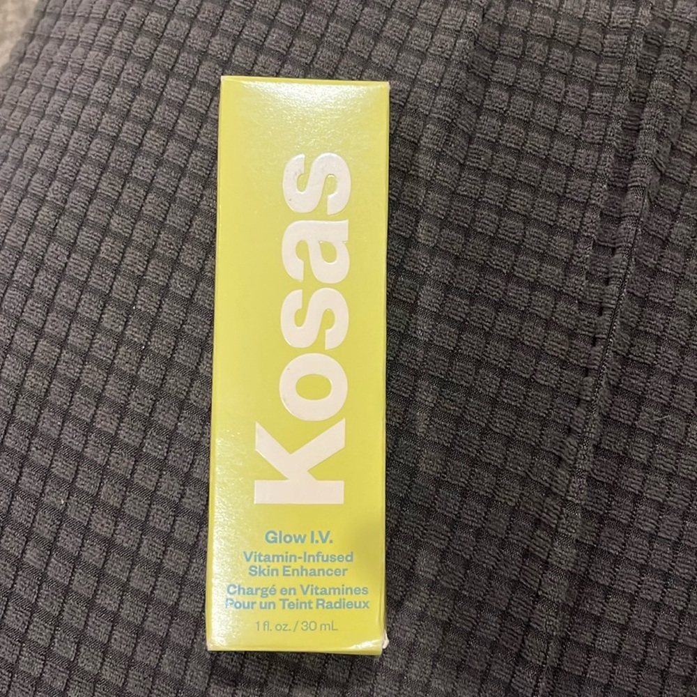 Kosas
Glow I.V. Vitamin-Infused Skin Illuminating Enhancer